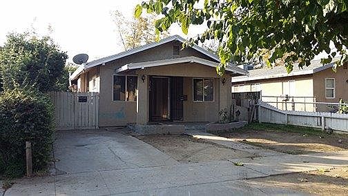 3rd image of 3586 E Lyell Ave