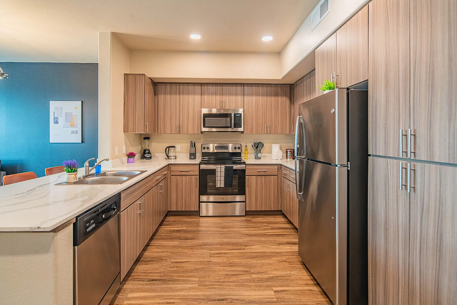 1 bed, 1.0 bath, 871 sqft, $2,359 — Photo 3