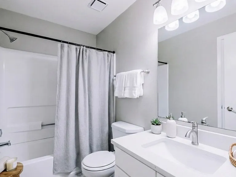 Live Easy. Live Elevated. Live 2100 Defoors. — Photo 119