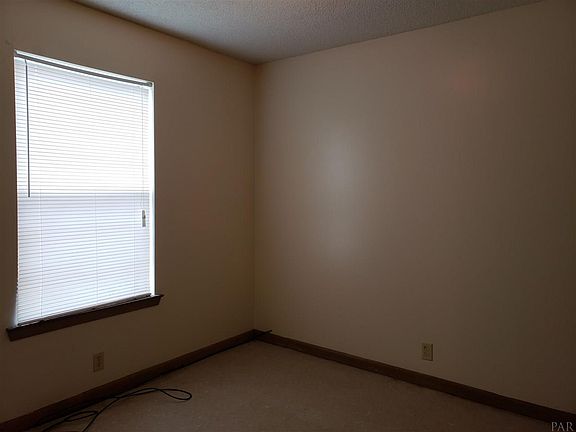 2nd image of 1800 W Belmont St APT A