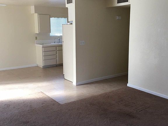 3rd image of 219 Jade Ln