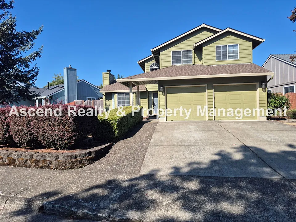 5835 NW Landing Dr