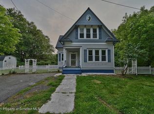 17 Old State Rd, Hawley, PA 18428