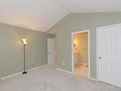 569 Highwood Cir — Photo 19