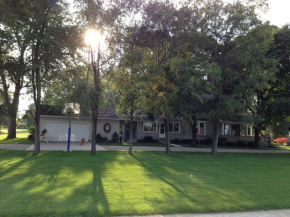 3rd image of 606 Hickey Ave