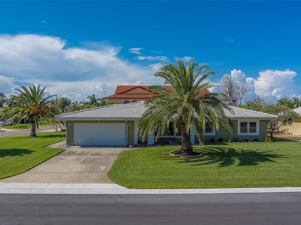 110 21st St, Belleair Beach, FL 33786