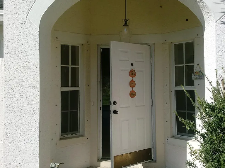 229 SW Chelsea Ter — Photo 7