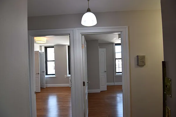 Rented by Zuz Realty | media 35