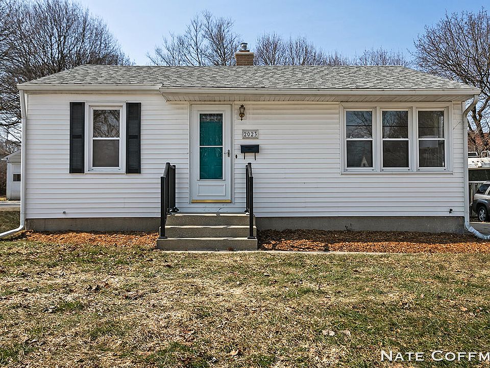 1st image of 2023 Ontario Ave NE