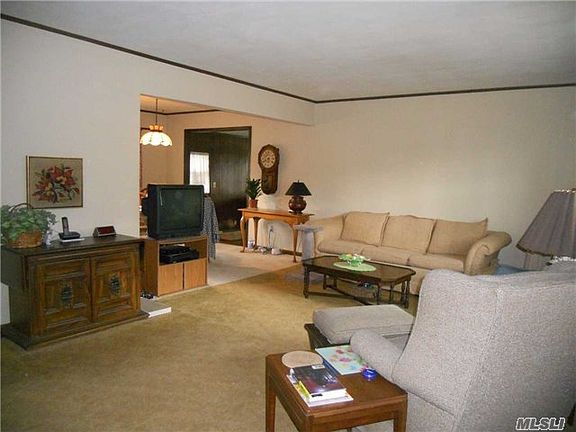 4th image of 24 Roy Ave
