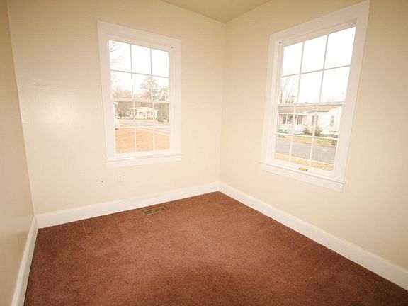 2nd image of 109 N 4th Ave