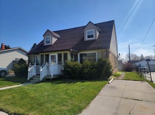 1323 N 10th St, Manitowoc, WI 54220
