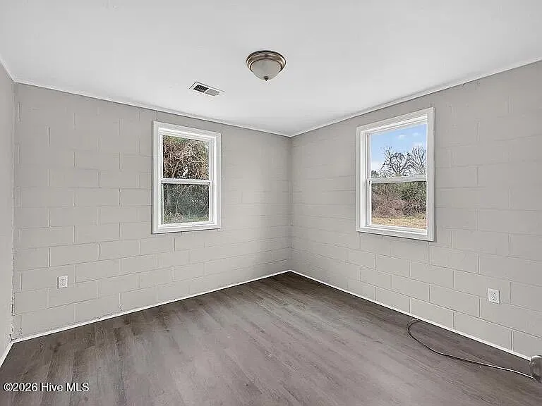 254 Japonica Ave — Photo 7