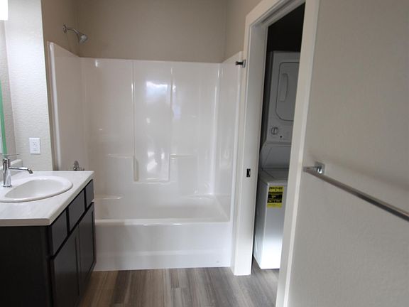 5th image of 830 Crestmont Way #306