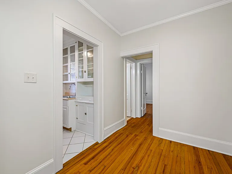 2115 W Hills Ave — Photo 14
