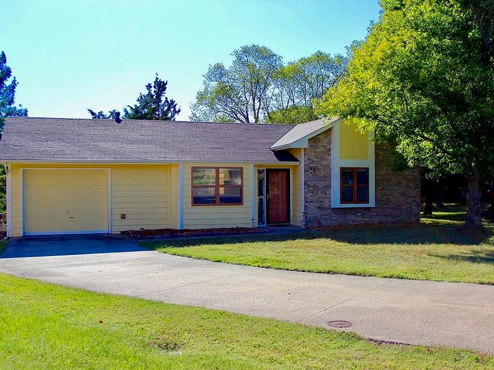 An End of Cul-de-sac Home