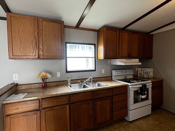 5th image of 2220 Prospect Cir #8e3c27cd7