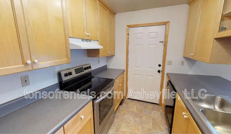 203 W Jordan St — Photo 8