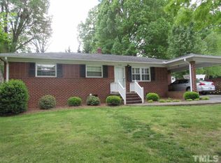 809 W 6th St, Siler City, NC 27344