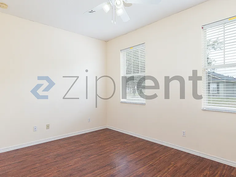 1933 Varick Way — Photo 8