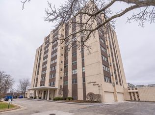 141 N La Grange Rd APT 801, La Grange, IL 60525