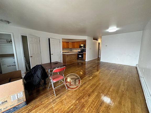 4th image of 3233 Philip Ave