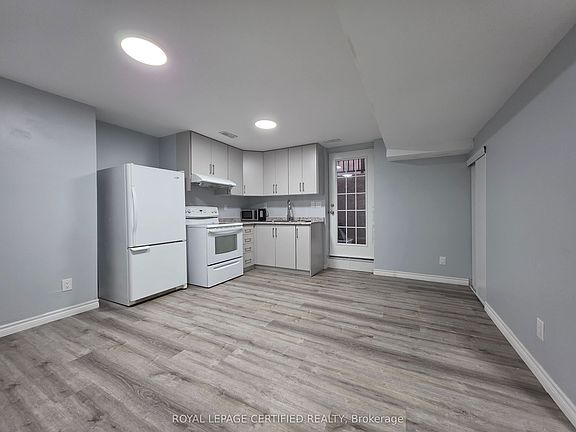 2nd image of 100 Chase Cres #Basement