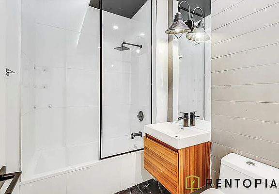 4th image of 894 Bushwick Ave #2K