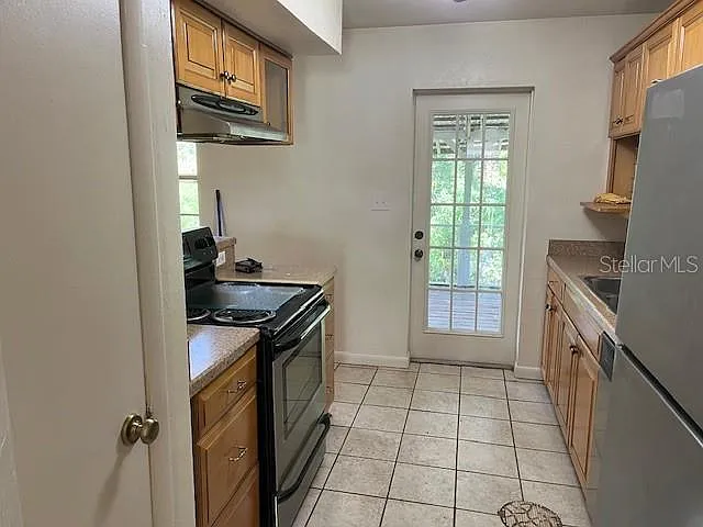 3 bed, 2.0 bath, 1690 sqft, $1,695 — Photo 4