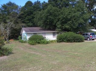 21 Walton St, Laurel Hill, FL 32567