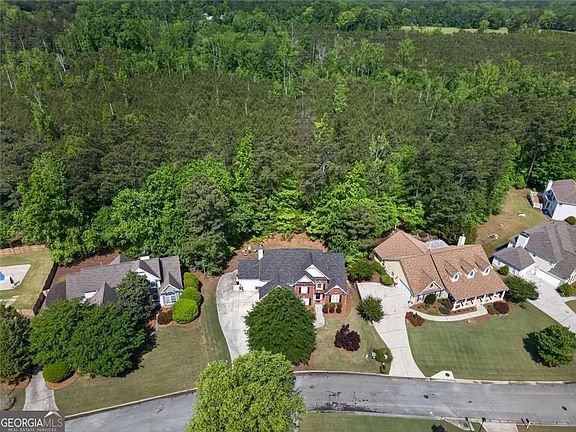 5th image of 1011 Chestnut Creek Dr