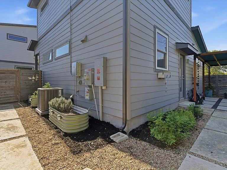 706 Short Kemp St #2 — Photo 34