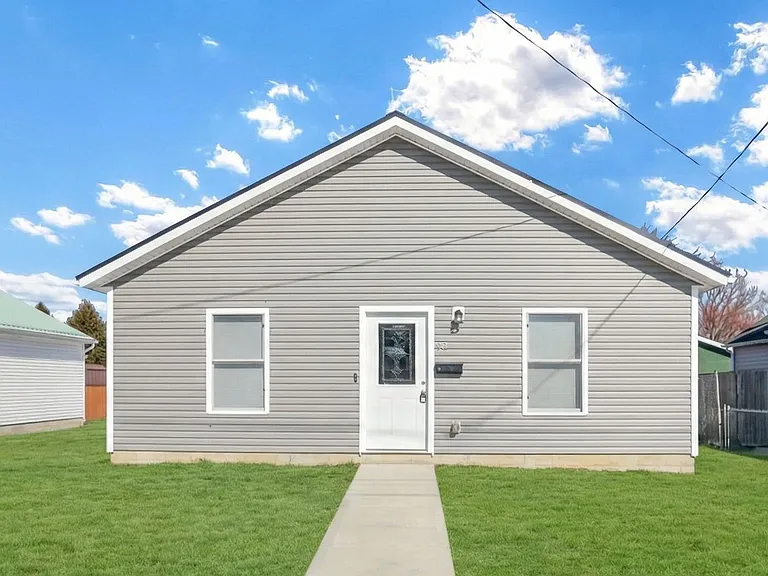 98 Burt Ave — Photo 1