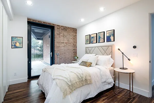 Sold by Bold New York | media 16