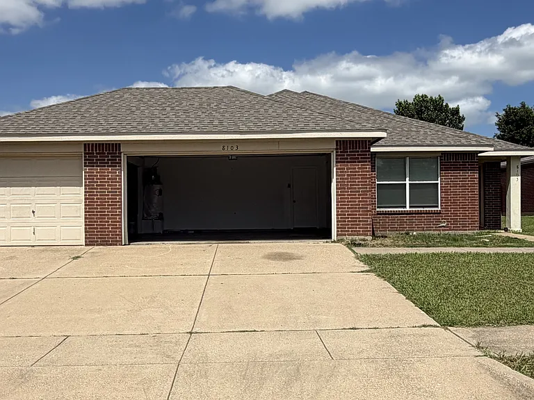 8103 Zephyr Ct — Photo 1