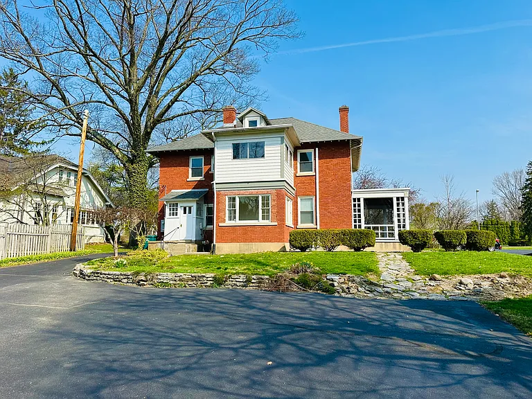 2829 E Main St — Photo 19