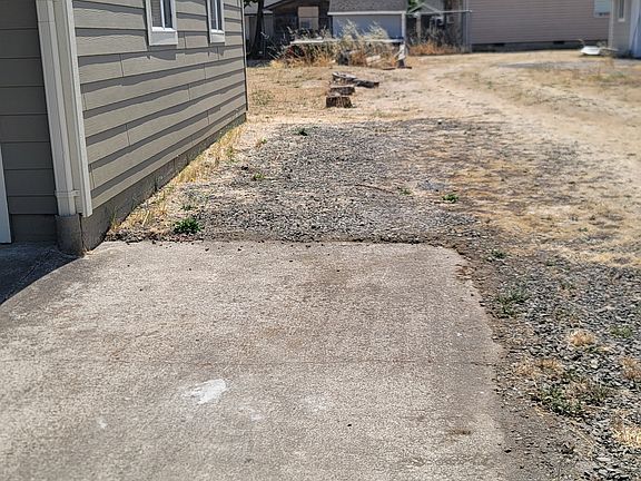 2nd image of 482 Harrison St