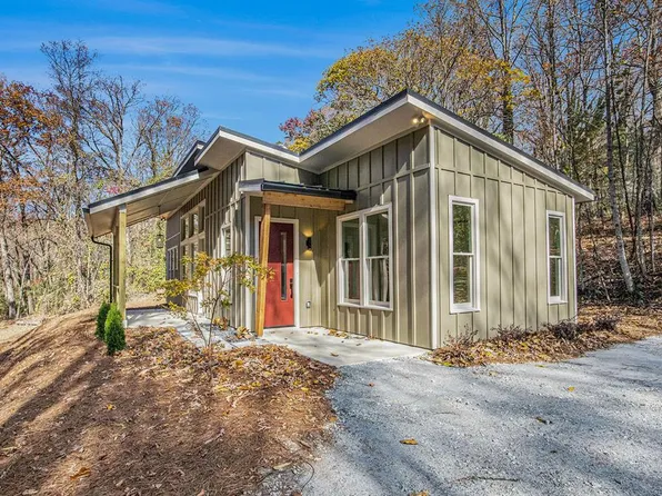 1806 Pinnacle Dr, Clayton, GA 30525