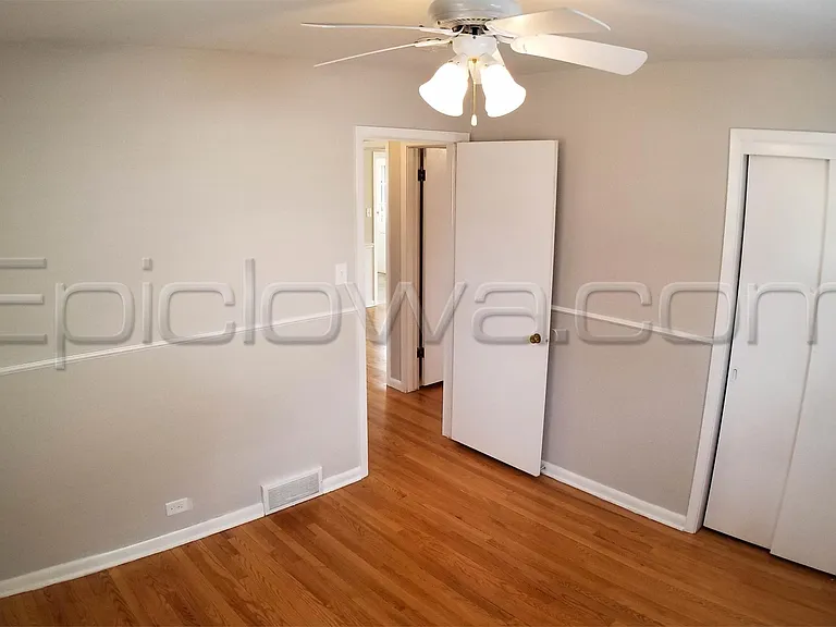 2923 Russell Dr NE — Photo 9