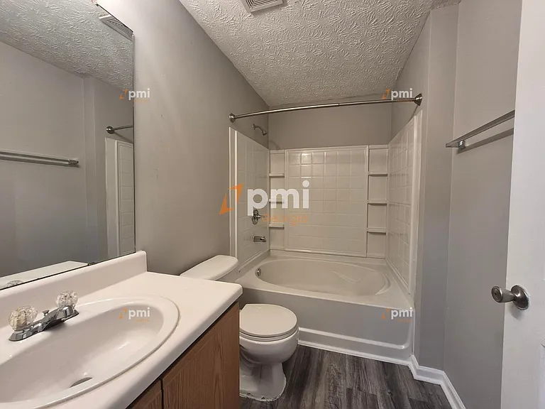 2204 Fairington Village Dr — Photo 9