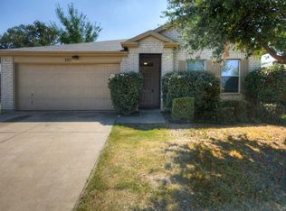221 Prentice Dr, Seagoville, TX 75159