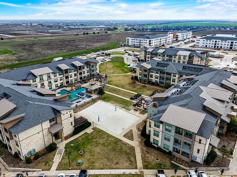 Gateway Oaks Apartments — Photo 26