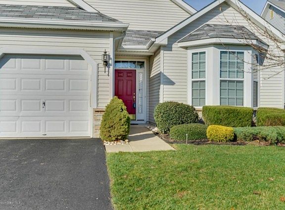 4th image of 62 Enclave Blvd