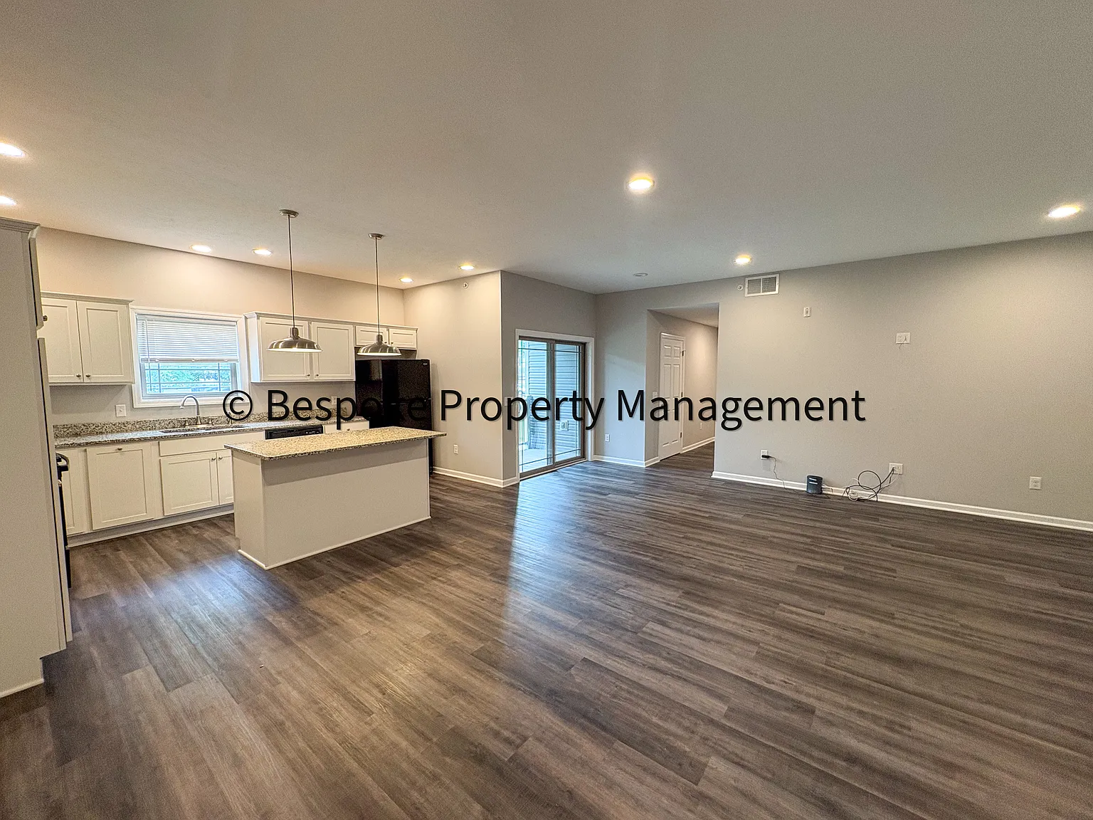 21 Greentree Dr — Photo 2