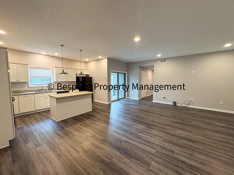 21 Greentree Dr #3-C — Photo 2