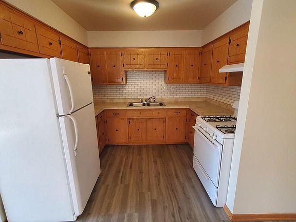 2nd image of 7840 S Normandy Ave APT 1N
