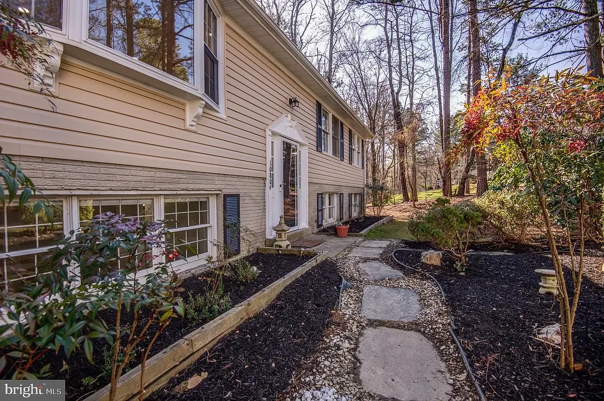 Building Photo - 10804 Oldfield Dr