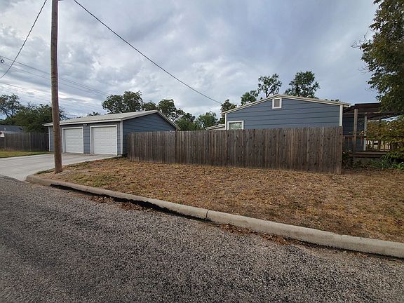 4th image of 2201 Live Oak St