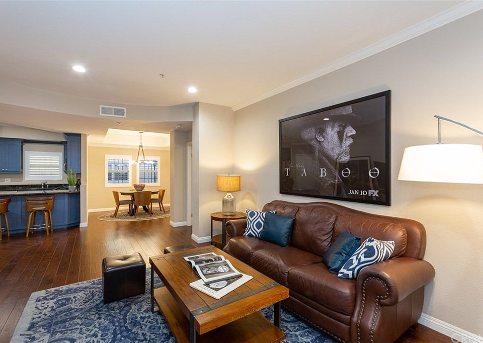 1st image of 12407 Moorpark St APT 105