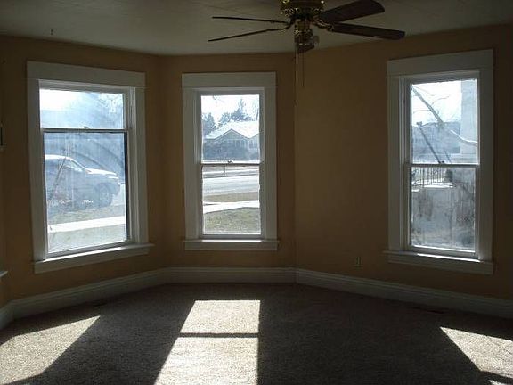 Living room / Dining area